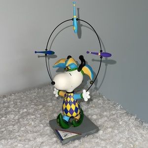 Peanuts on Parade Juggling Snoopy-9inch figure